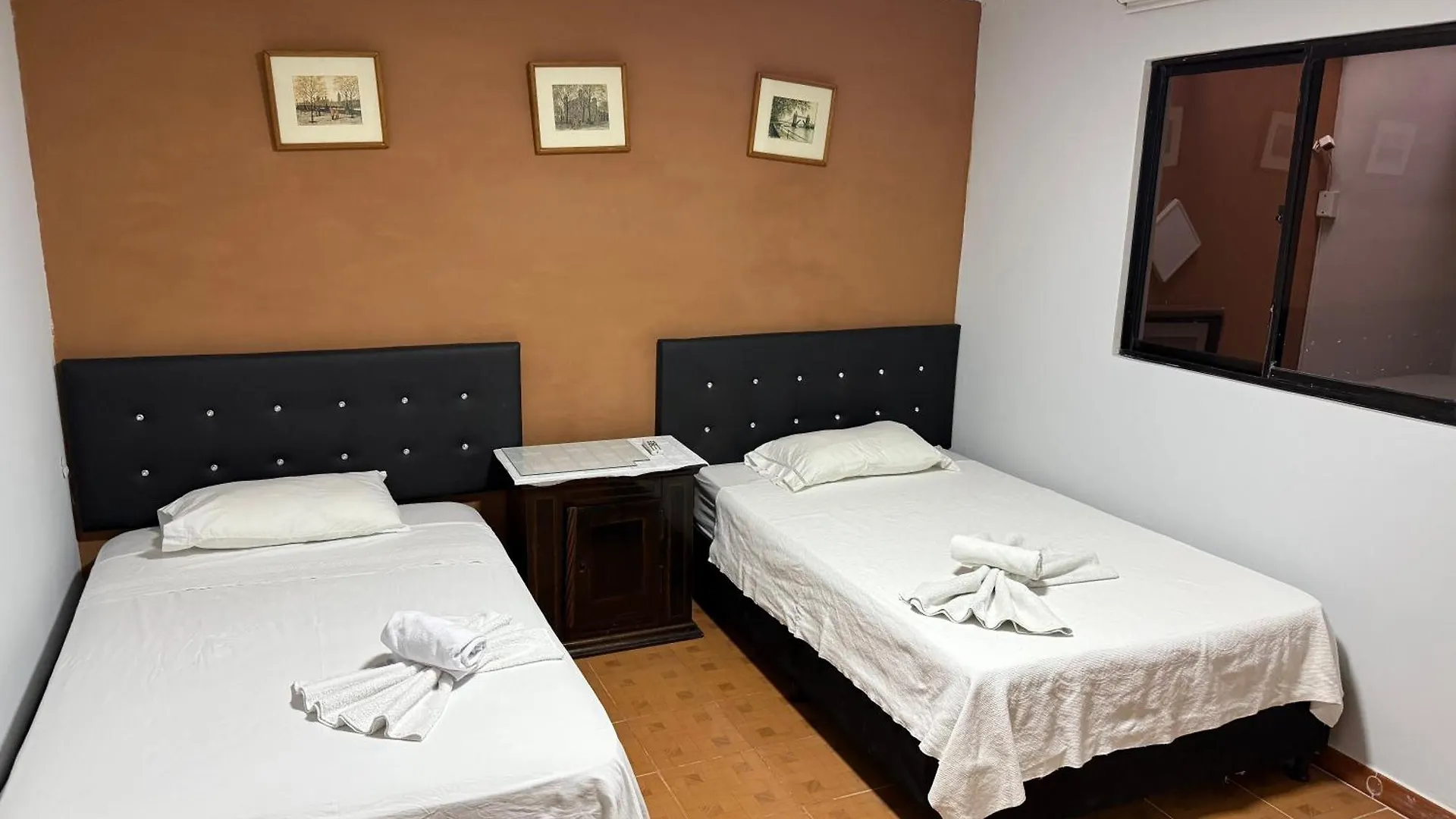 Casa Hotel La 33 Medellin 0*,  Colombia